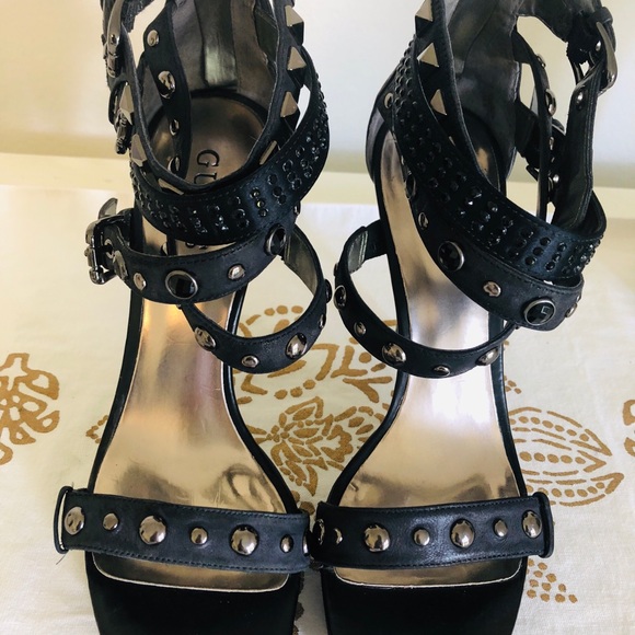 VINTAGE GUESS Studded Heels - Picture 4 of 7